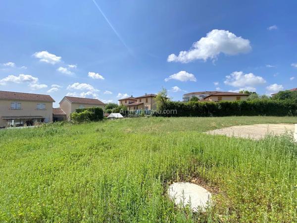 Vente Terrain 370 m2 à Meximieux