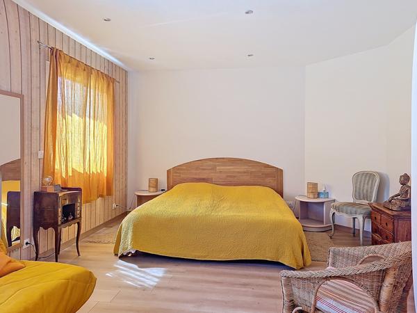 Maison 7 pièces - 210 m²