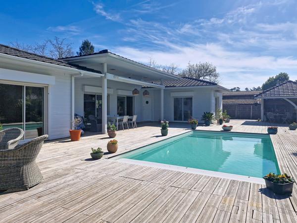 Maison 7 pièces - 210 m²