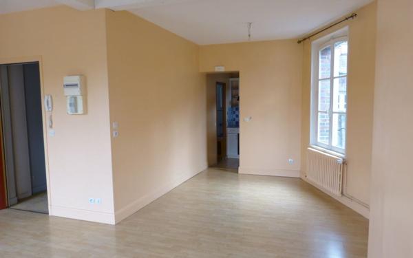 Appartement à louer    2 pièces •  Breteuil