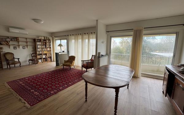 Appartement à vendre    4 pièces • 132 m2 Bordeaux