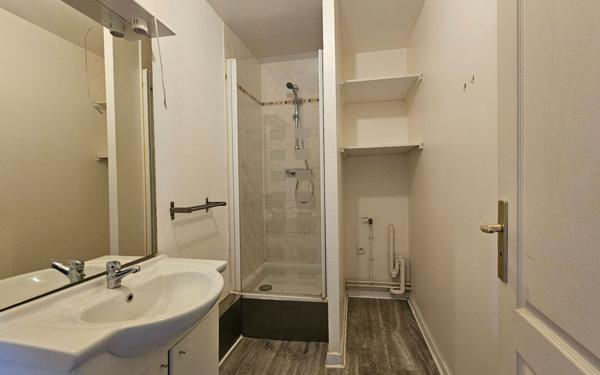 Immeuble à vendre    7 pièces •  Elbeuf