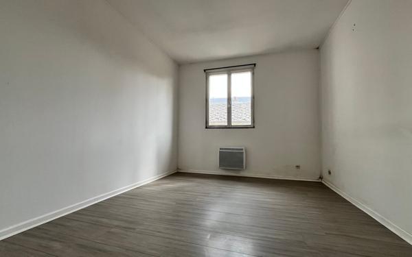 Immeuble à vendre    7 pièces •  Elbeuf