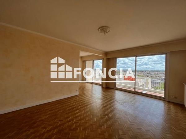 Location Appartement 5 pièces 118 m² - ET ALLEE DU MORBIHAN Cholet 49300