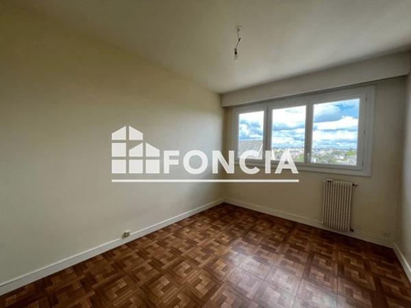 Location Appartement 5 pièces 118 m² - ET ALLEE DU MORBIHAN Cholet 49300