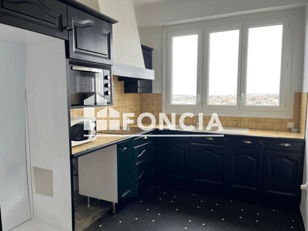 Location Appartement 5 pièces 118 m² - ET ALLEE DU MORBIHAN Cholet 49300