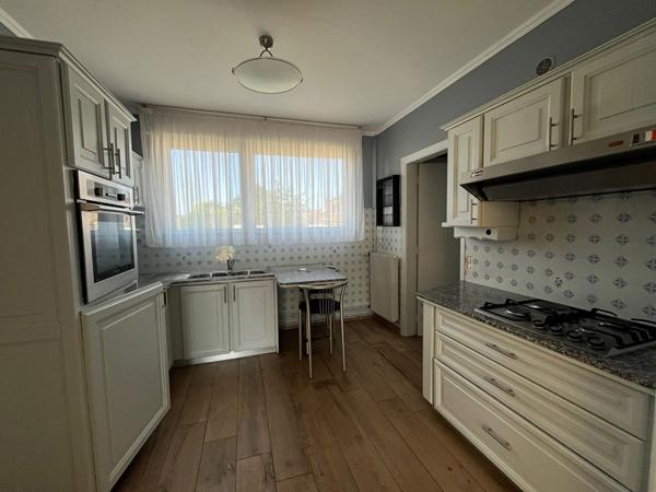 Maison mitoyenne - 4 chambres - 6 pièces - 98m² - SAINT OMER