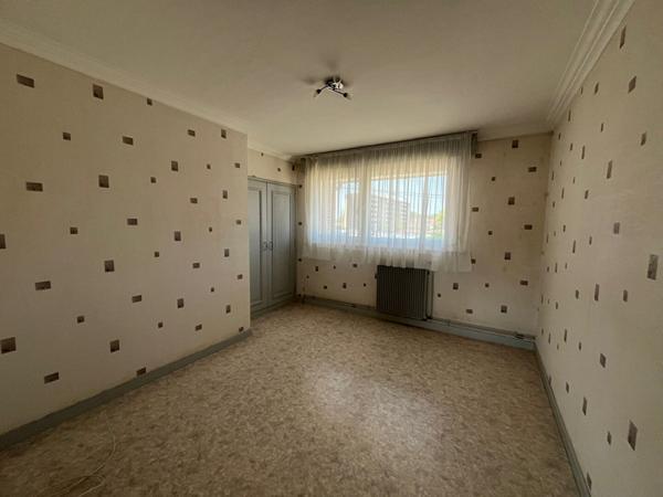 Maison mitoyenne - 4 chambres - 6 pièces - 98m² - SAINT OMER