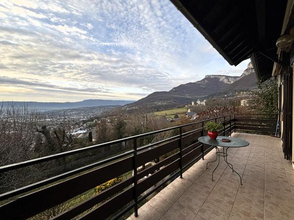 Maison familiale traditionnelle sur les hauteurs de Barby dans un cadre privilégié avce vue imprenable