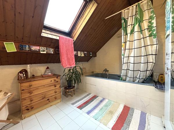 Maison familiale traditionnelle sur les hauteurs de Barby dans un cadre privilégié avce vue imprenable