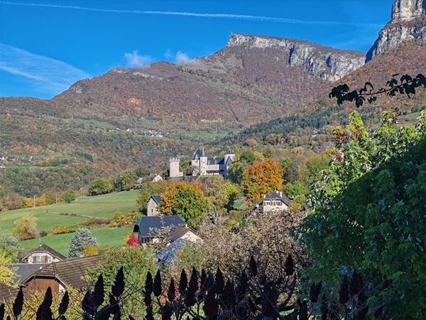 Maison familiale traditionnelle sur les hauteurs de Barby dans un cadre privilégié avce vue imprenable