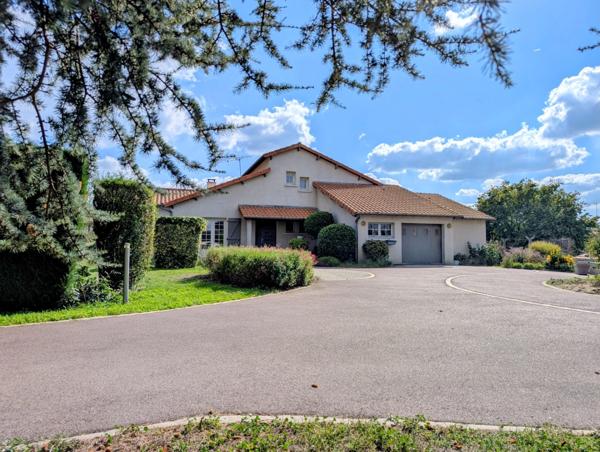 Maison à vendre 211m² - MAULEVRIER (49)