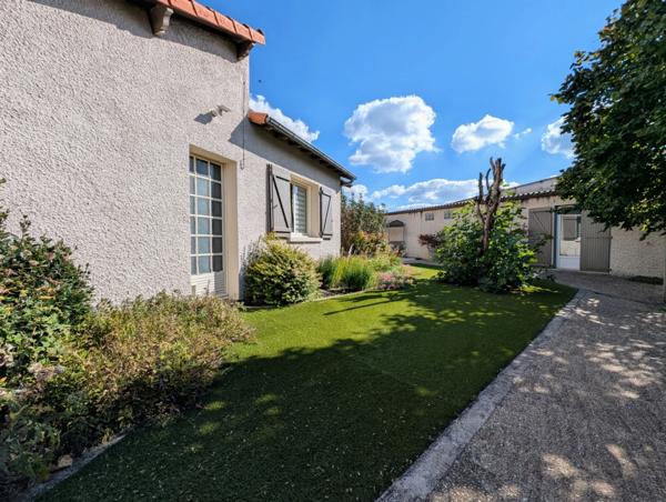 Maison à vendre 211m² - MAULEVRIER (49)