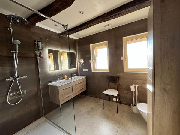 Jolie maison en pierre, de plain pied, située proche Prayssac