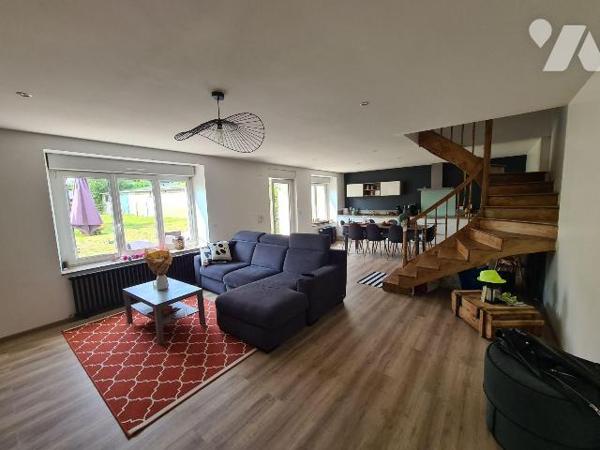 Maison à Vendre à Plouha (22580) en Côtes-d'Armor (22)

Cette maison, d'une surface habitable...