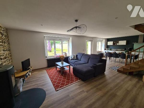 Maison à Vendre à Plouha (22580) en Côtes-d'Armor (22)

Cette maison, d'une surface habitable...