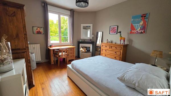 Superbe maison bourgeoise T8 avec un très beau jardin et un garage