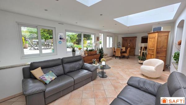 Superbe maison bourgeoise T8 avec un très beau jardin et un garage