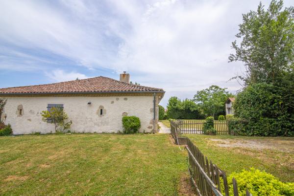 Fleurance (32500) Presbytère gersoise lumineuse et accueillante