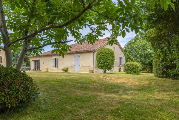 Fleurance (32500) Presbytère gersoise lumineuse et accueillante