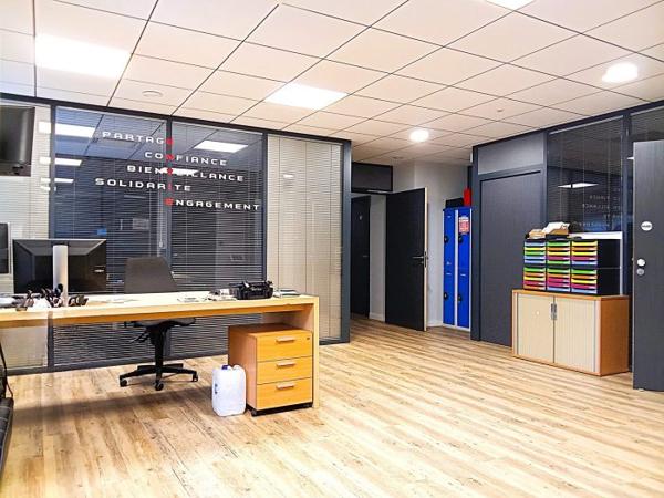 Bureau Villenave-d'Ornon 341 m²