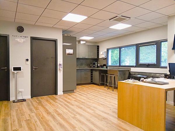 Bureau Villenave-d'Ornon 341 m²