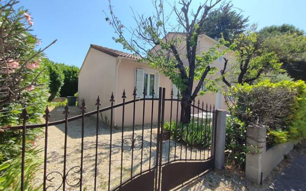 Maison à vendre    6 pièces •  Alès