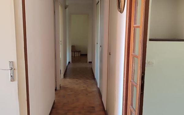 Maison à vendre    6 pièces •  Alès