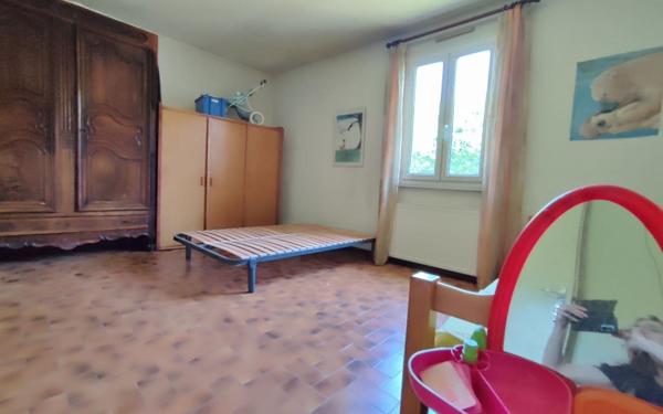 Maison à vendre    6 pièces •  Alès