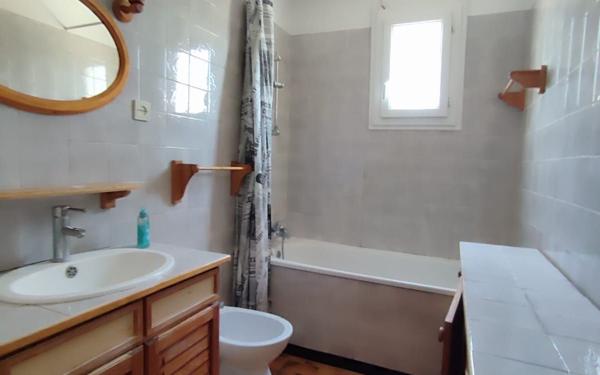 Maison à vendre    6 pièces •  Alès