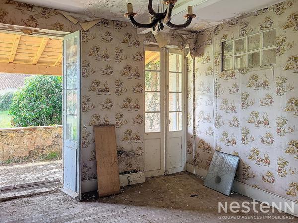 A Vendre Ensemble immobilier en pierre à rénover de 182 m² avec garage de 88 m²