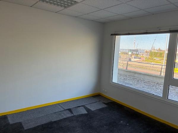 Bureau à louer 43 m2 à Saint-Nazaire quartier Océanis rénové