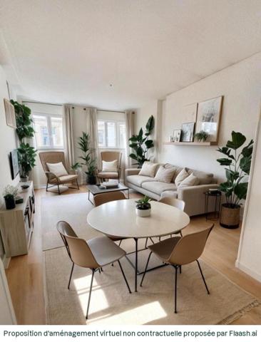 Immeuble à LE CHAMBON-FEUGEROLLES, 42500 - 180m²