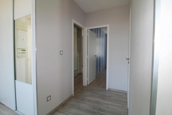 Immeuble à LE CHAMBON-FEUGEROLLES, 42500 - 180m²