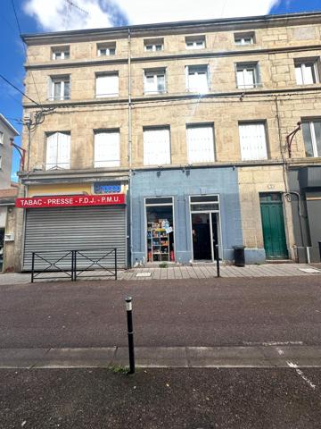 Immeuble à LE CHAMBON-FEUGEROLLES, 42500 - 180m²