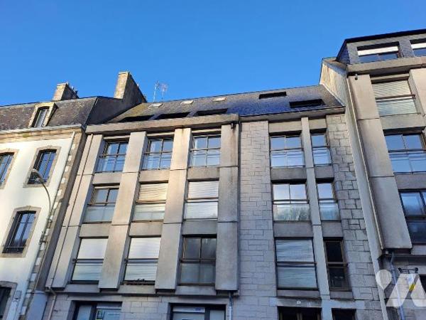A Vendre à QUIMPER Centre Ville,  en investissement locatif, appartement de 35m² situé au 5ème ...