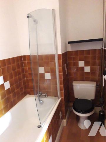 A Vendre à QUIMPER Centre Ville,  en investissement locatif, appartement de 35m² situé au 5ème ...