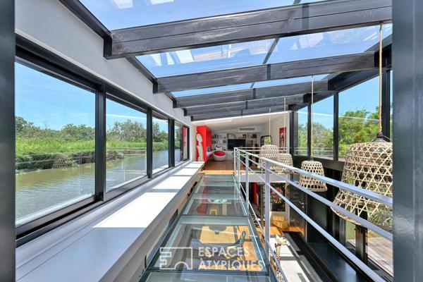Maison flottante d’exception esprit loft en petite Camargue