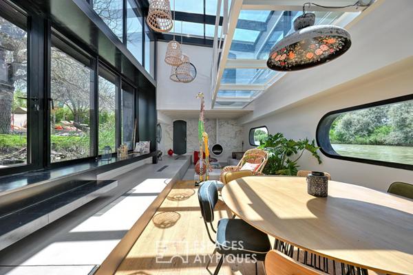 Maison flottante d’exception esprit loft en petite Camargue
