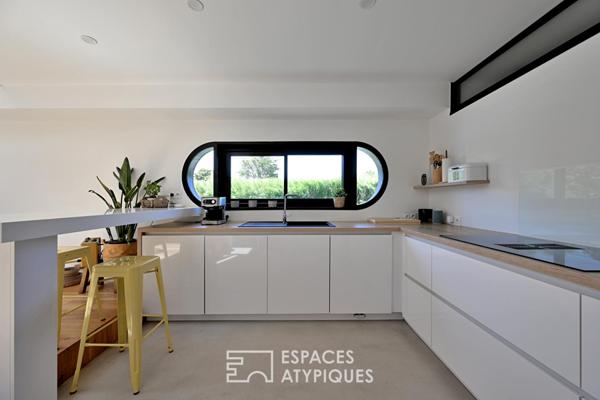 Maison flottante d’exception esprit loft en petite Camargue