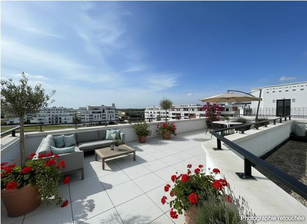 Duplex dernier étage 117 m² - Rooftop 40 m² - 5 ch - DPE A - CHESSY
