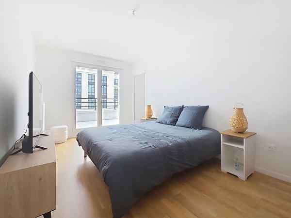 Duplex dernier étage 117 m² - Rooftop 40 m² - 5 ch - DPE A - CHESSY