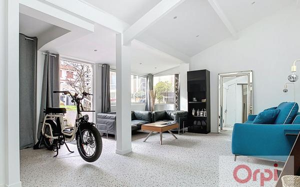 Maison à vendre    7 pièces • 187,43 m2 Issy-les-Moulineaux