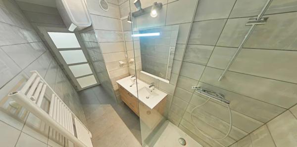 APPARTEMENT T3 A LOUER - VILLEURBANNE Einstein-Salengro 67.04 m 2 994 € charges comprises par mois