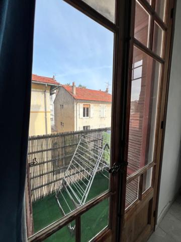Toulon Ouest Appartement de 3 pièces de 53.63 m² avec 2 balcons et Cave