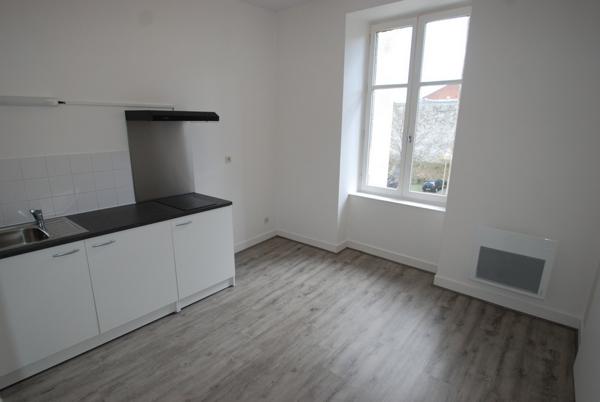 Grand T1 rénové de 43,07 m² situé 4, rue du Lavoir à LIMOGES (ref 42)