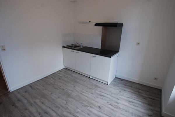 Grand T1 rénové de 43,07 m² situé 4, rue du Lavoir à LIMOGES (ref 42)