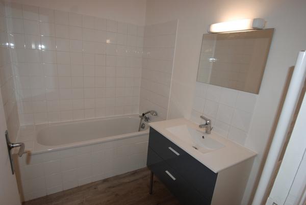 Grand T1 rénové de 43,07 m² situé 4, rue du Lavoir à LIMOGES (ref 42)