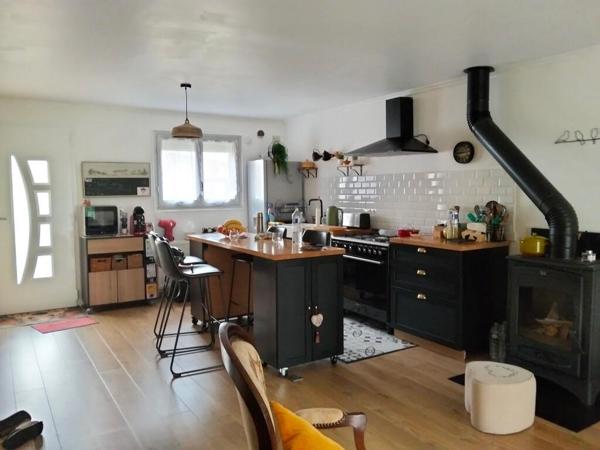 Maison  4 pièce(s) 64.51 m2     2 CHAMBRES    1 PIECE A VIVRE 1 GARAGE 41 M2