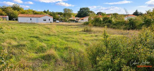 Terrain à vendre de 889m² PEAULT (85)